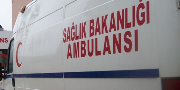 Kurum müdürleri kaza geçirdi :4 yaralı