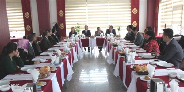 Van'da kız çocuklarının okullaşması çalıştayı