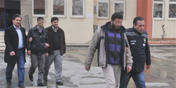 Sahte polisler yakalandı