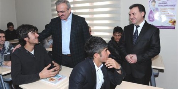 Eğitime SESDER desteği