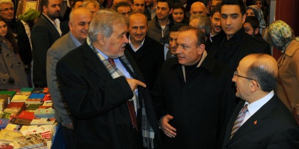 Trabzonlular kitaba hücum etti!