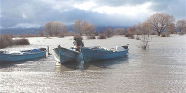 Beyehir gl'nn ykselen sular kylleri korkutuyor