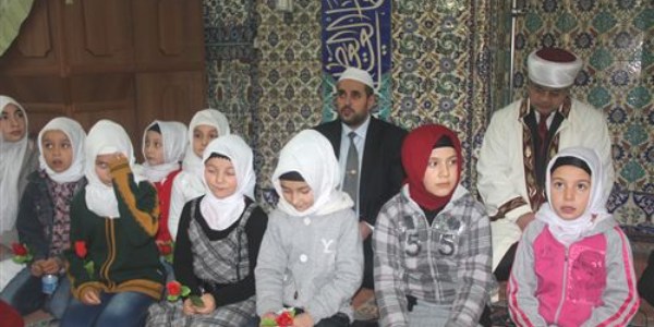 Ereğli'de yarıyıl tatilinde 5 vakit camiye gelen öğrenciler ödüllendirildi