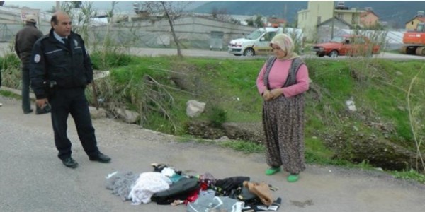 Kadın hırsızlar iş başında