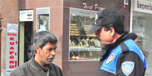Polisten dolandırıcılığa karşı broşürlü uyarı