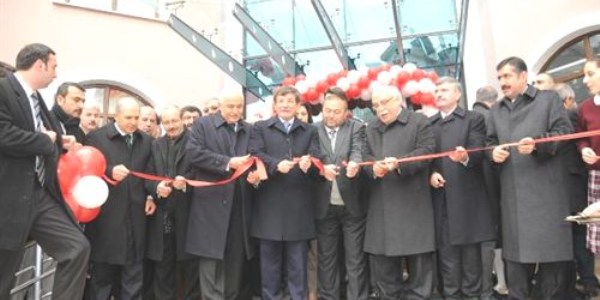 İki bakandan okul açılışı