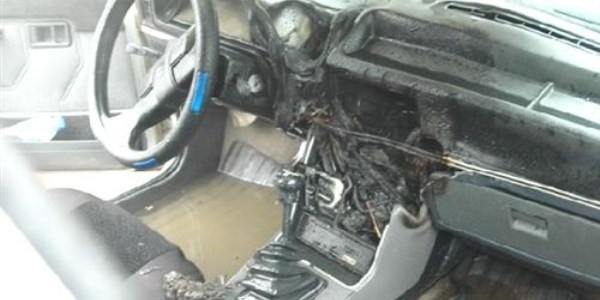 Park halindeki otomobilde yangın çıktı