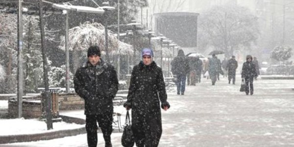 Elazığ'da kar 95 köy yolunu ulaşıma kapattı
