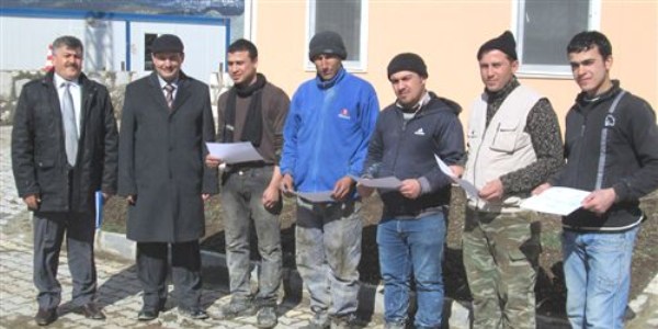 Tefenni'de madencilik kursunda baarl olan kursiyerlere sertifika verildi