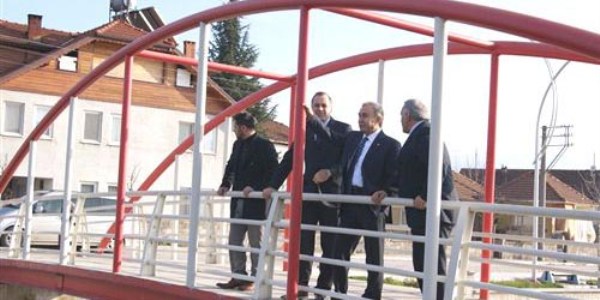 Vali büyük, aşıklar köprüsünde