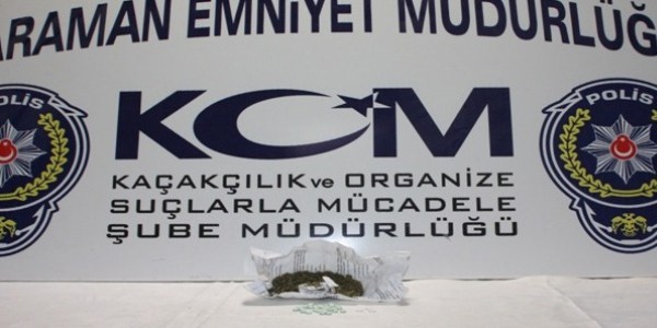 Öğrencilere uyuşturucu satan 2 kişi yakalandı