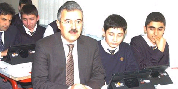 Zonguldak Valisi: Bozulan tabletleri yenilemesi benden