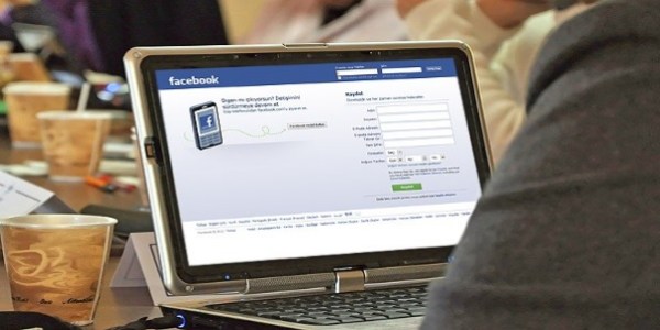 8 bin kişi Facebook adresini sigortalattı
