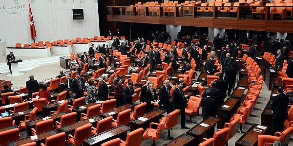 Sağlıkta kamu özel ortaklığını Mecliste yasalaştı