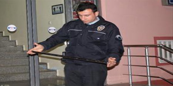 Üniversite öğrencilerine meydan dayağı