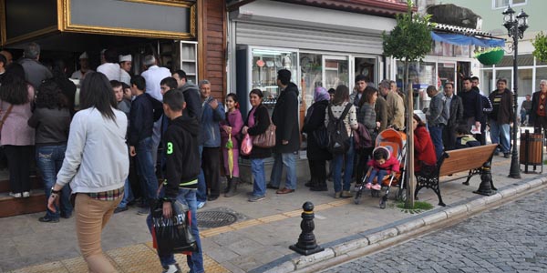Milas'ta ücretsiz döner izdihamı