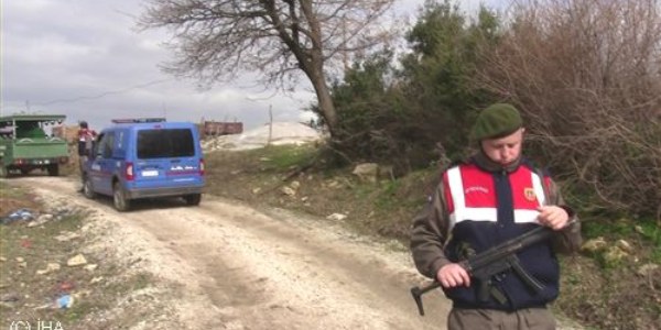 Tartıştığı arkadaşını baltayla öldürdü