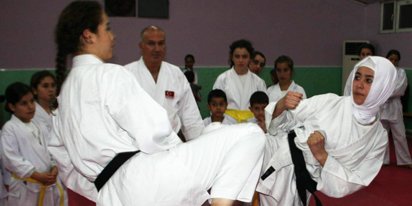 Sporda başörtüsü serbestliği şampiyon Betül Akbaş'ı sevindirdi