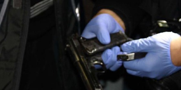 Şanlıurfa'da yolda yürüyen 2 kardeş tabancayla vuruldu