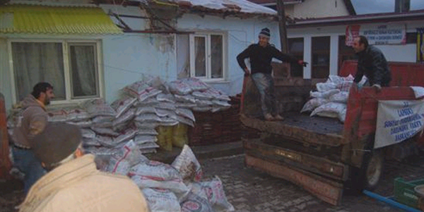 Lapseki'de 650 ton kömür dağıtıldı