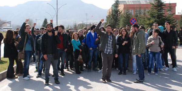 Üniversite öğrencilerinden 1 TL eylemi