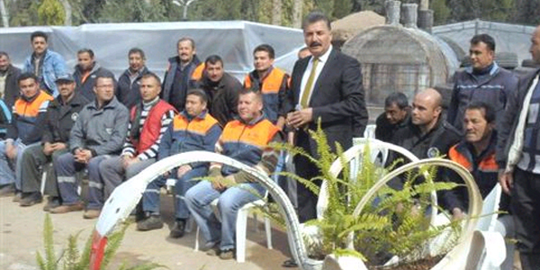 Eski lastikler saksı oluyor