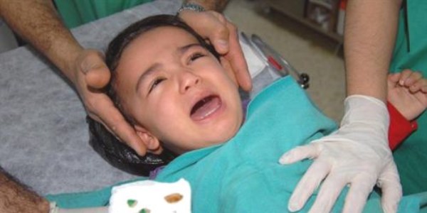 Bunlar minik Ayşenur'un burnundan çıktı