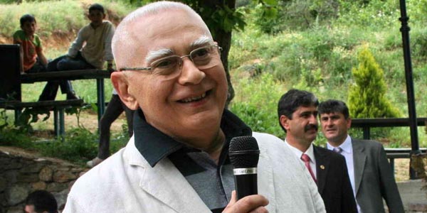 Araştırmacı yazar mezarlıkta intihar etti