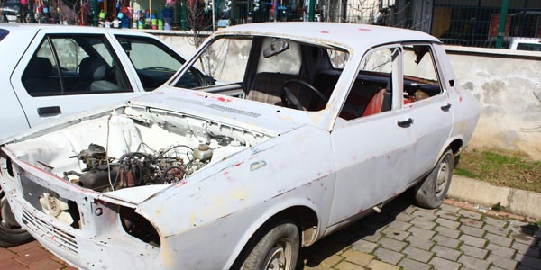 Hacizli araçlara 'change' yapan 2 kişi tutuklandı