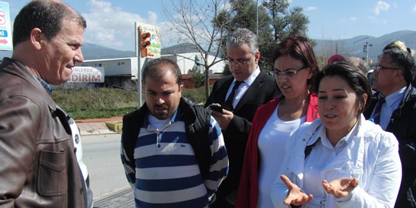 Bayan sürücü kaza yapınca gözyaşına boğuldu