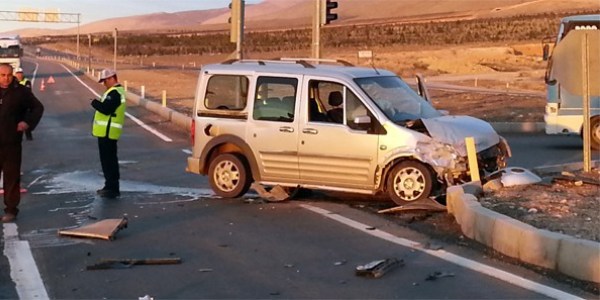 Ankara'da iki trafik kazası: 2 yaralı