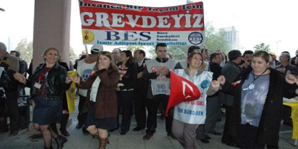 İzmir'de, iş bırakan memurların tespiti istendi