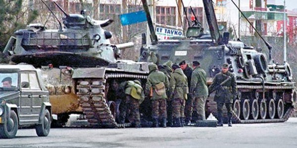 Tankları bakım için yürütmüşler!