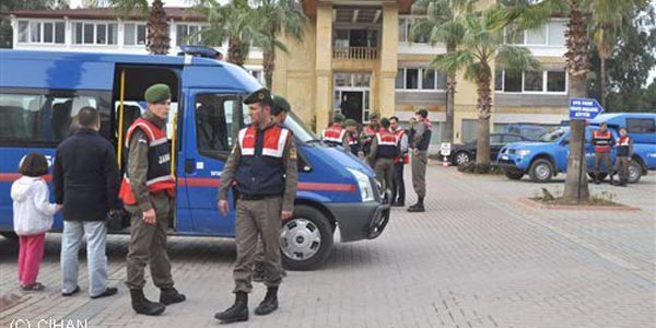 Gzaltna alnan Mahmutlar Belediye bakan ile 35 kii adliye sevk edildi