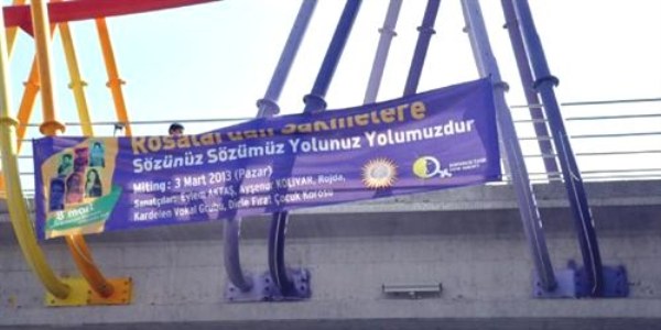 Diyarbakır'da miting afişleri toplanıyor
