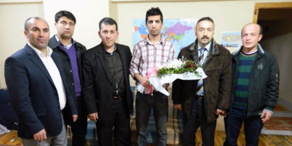 GİKDER'den darp edilen akademisyene geçmiş olsun ziyareti
