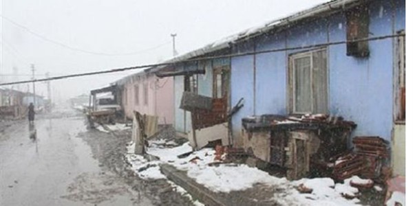 Sakarya'da prefabrikte kalan dargelirlilere kurasız konut