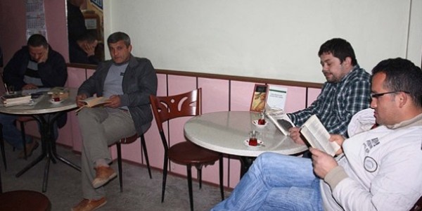 Kitap oku çayı bedava iç