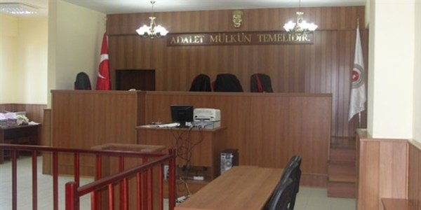 Cezaevi eski müdürüne 'evrakta sahtecilik' cezası