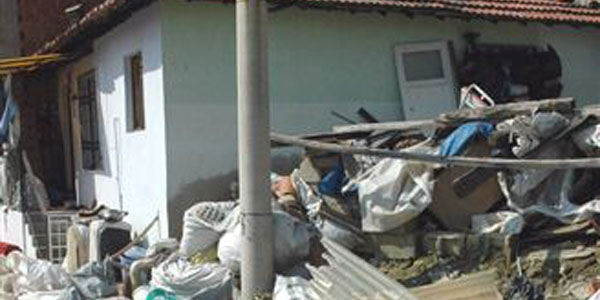 Denizli'de 'çöp ev'