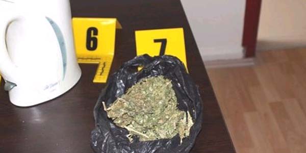 Bayburt'ta su ısıtıcısı içerisinde 92, 66 gram esrar ele geçirildi