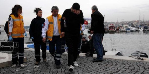 Denize atlayan asker son anda kurtarıldı