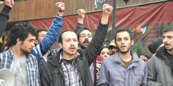 Fakülteli öğrencilerden protesto