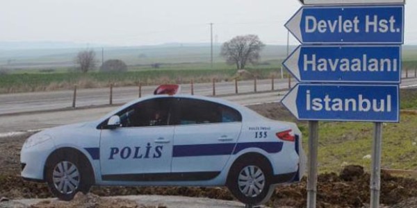 Polis aracnn maketi bile yetti