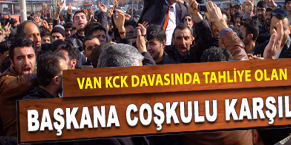 Van'da iki belediye başkanı göreve iade edildi