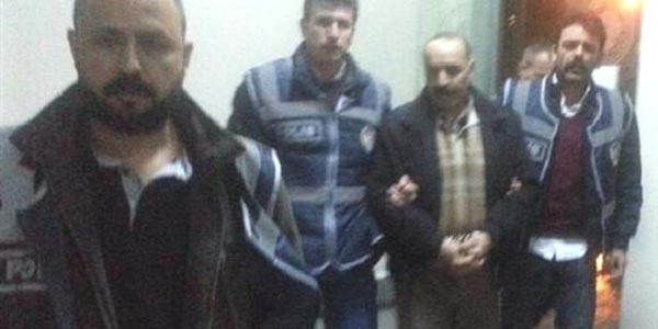 Cinayet şüphelisi, 8 yıl sonra camide yakalandı