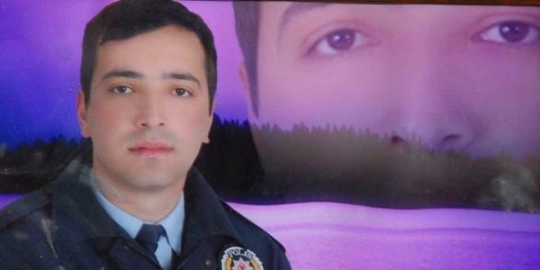 Polis memurunun evinde sevinç gözyaşları
