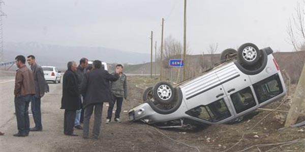 Bingöl'de trafik kazası, 3 yaralı