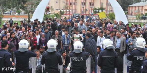 Antalya'da 2B eyleminde arbede çıktı