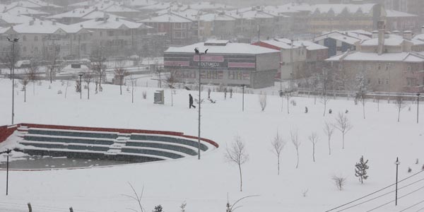 Erzurumlular güne karla uyandı
